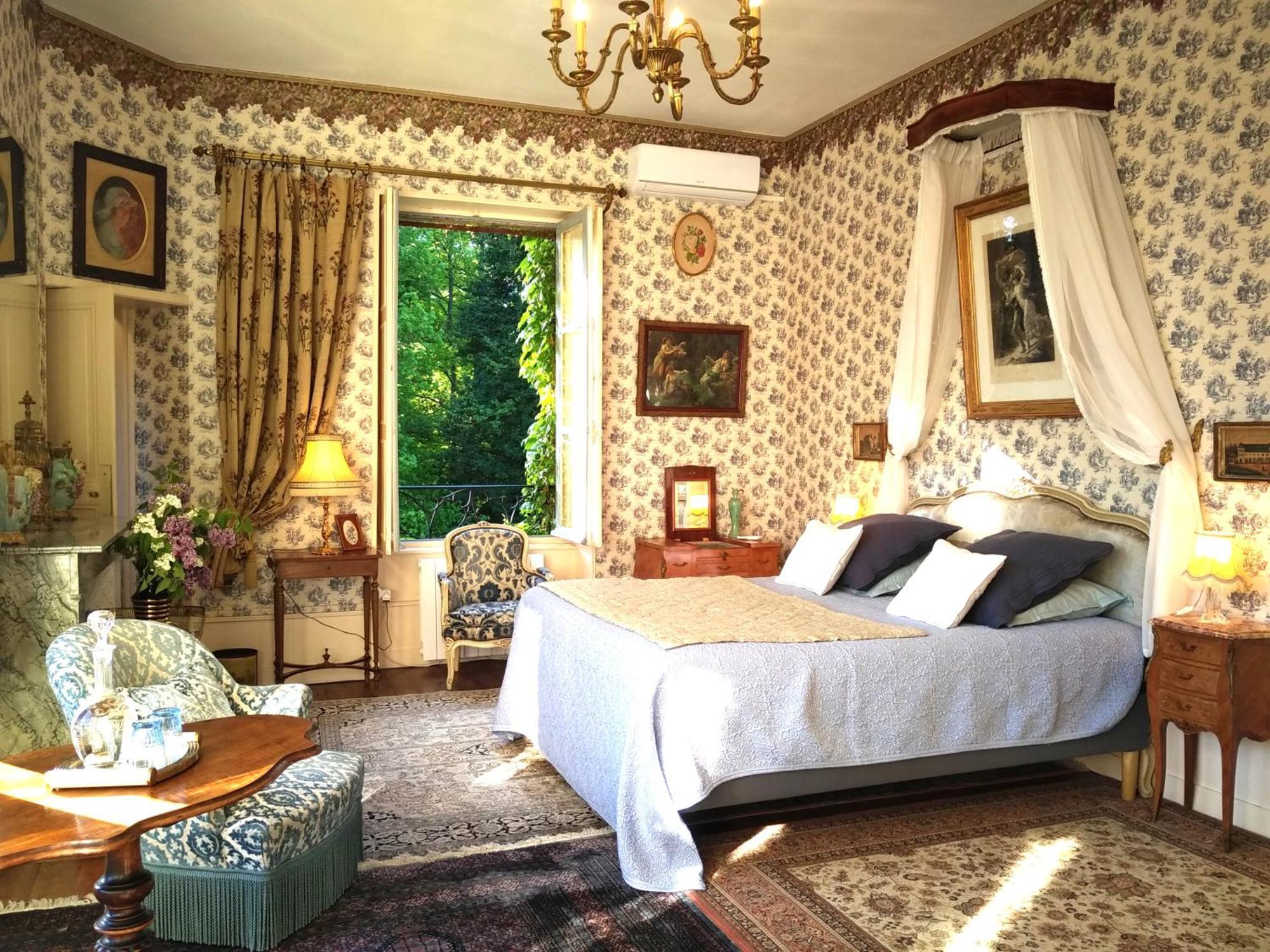 Chateau De La Vernede, La Grande Vernede Saint-Rémy-de-Chargnat 외부 사진